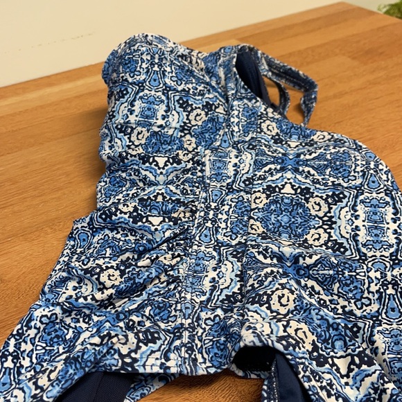 Bathing suit - Picture 6 of 7